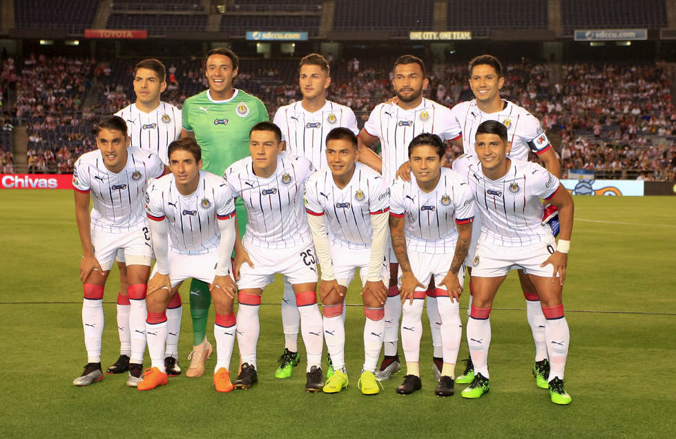 En el primer partido post Jair Pereira, le hicieron cinco goles a Chivas (Mexsport).