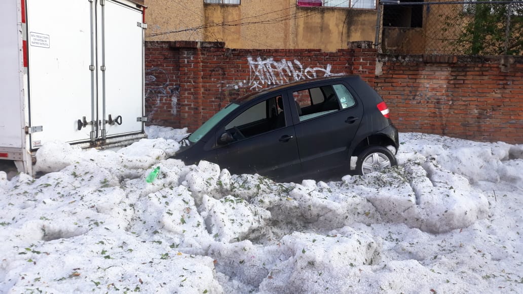 Estragos de la granizada histórica en Guadalajara. (Cortesía)