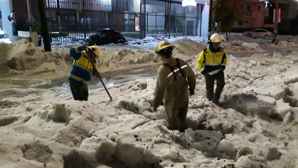 Granizo y lluvia colapsan oriente de Guadalajara