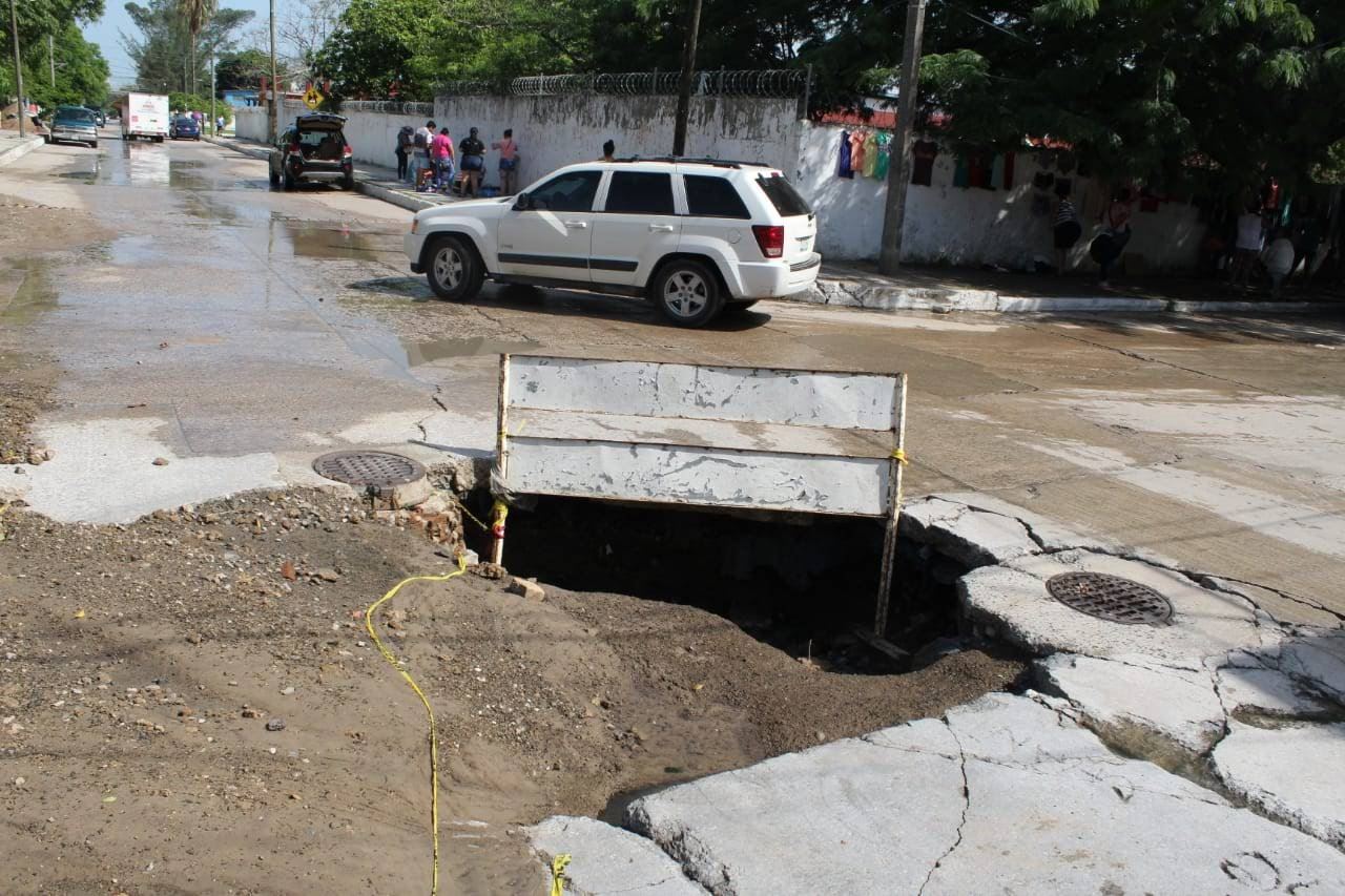 Nuevo hundimiento se registra, ahora en una colonia de Tampico (Foto/Jesús Alberto García)