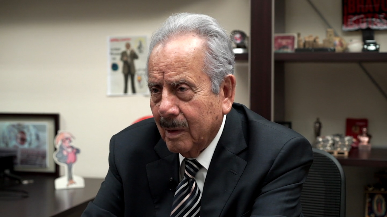 El asalto a la razón. Conversación con Agusto Gómez Villanueva