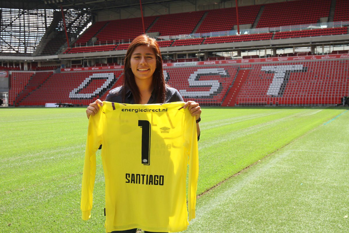 Cecilia Santiago es presentada oficialmente por el PSV Femenino (Twitter @ceciSantiago18)