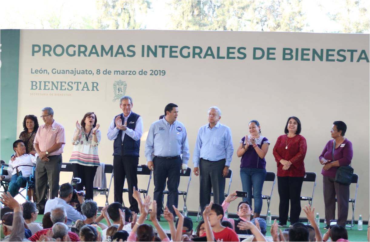 Los programas de bienestar de López Obrador tienen buena respuesta. Archivo