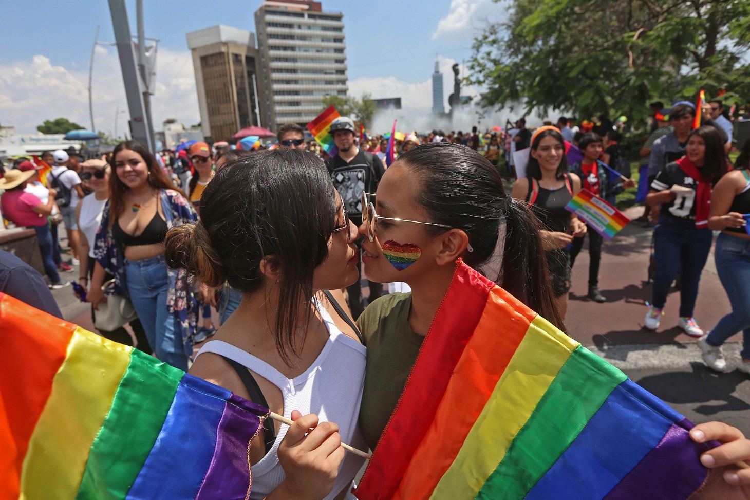 Se han registrado 168 matrimonios del mismo sexo ante el IMSS en la entidad. (Fernando Carranza)
