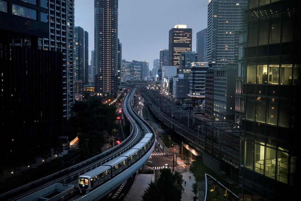 Japón. La estación Shiodome, muy cercana al Centro de Tokio, al anochecer (AP)