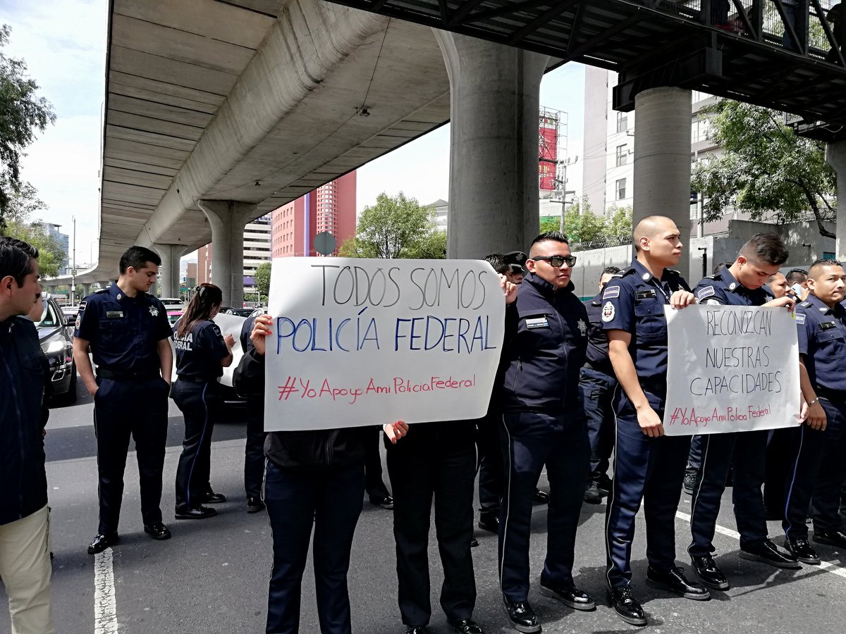 Bloqueo de los federales en Periférico Sur. (Tomado de @mipan1974)