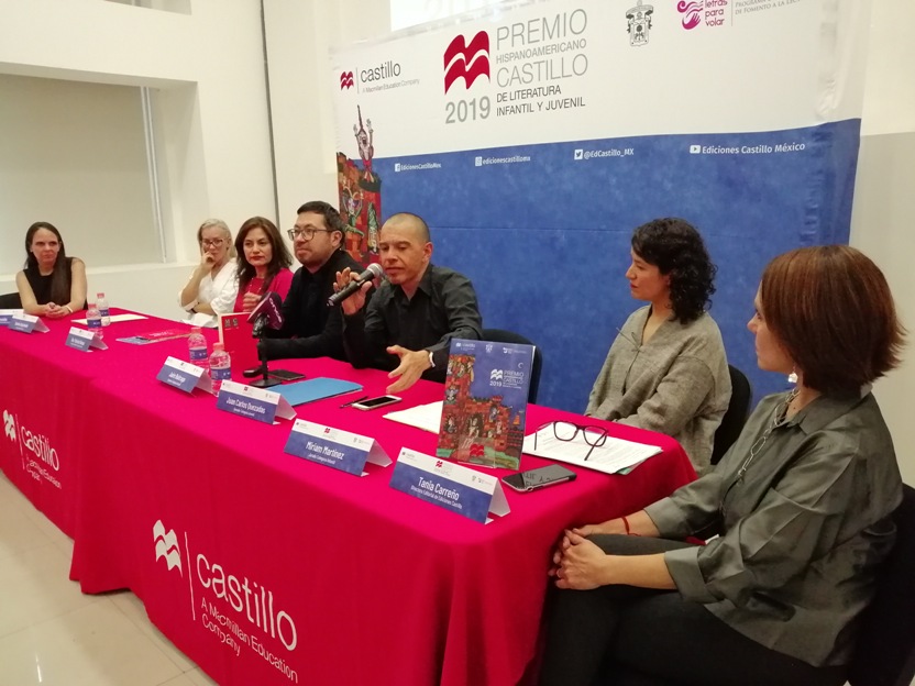 Buitrago y Juan Carlos Quezadas, ganadores del Premio Hispanoamericano Castillo de Literatura Infantil y Juvenil 2019 (Jesús Alejo).