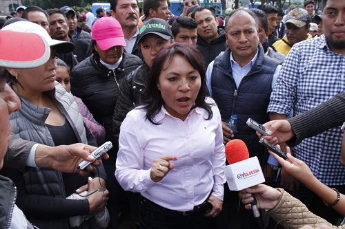 La presidenta municipal encabezó las manifestaciones en Toluca. (Claudia Aguilar)