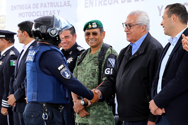 Gobierno del estado entregó equipamiento a la SSP y la FGE (Especial)