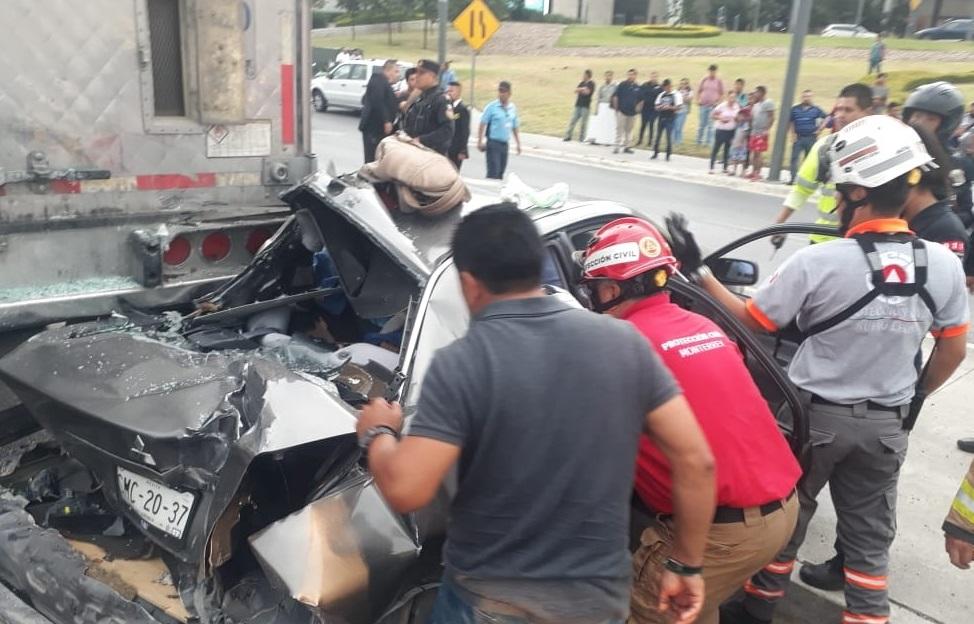 El accidente ocurrió a la altura de la plaza comercial Esfera. (Foto: Especial)