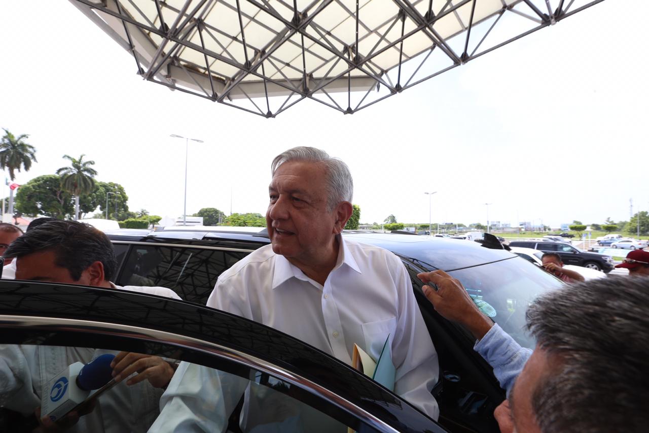 AMLO promete castigo a los 'polleros'/Nelly Salas.