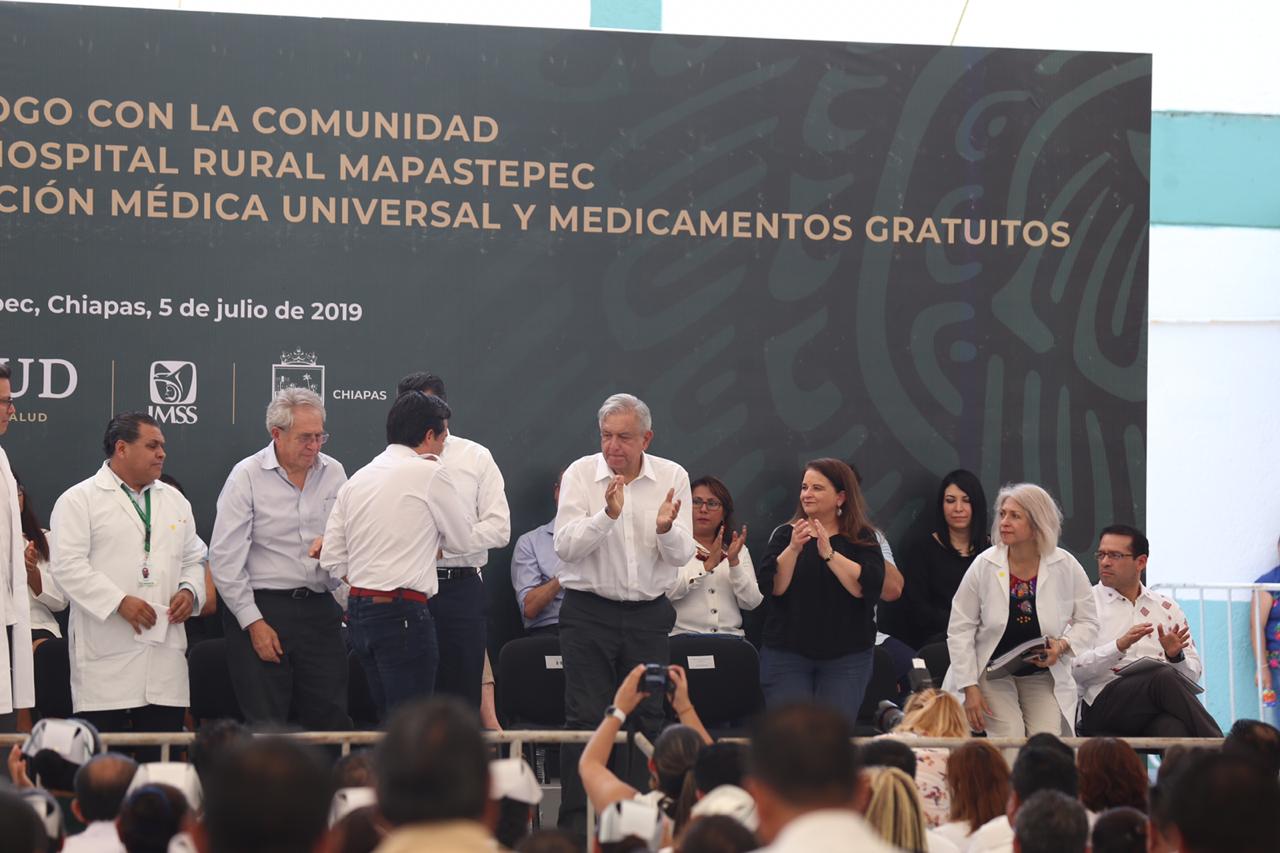 López Obrador prometió mejores sueldos a los médicos que vivan en zonas apartadas/Nelly Salas.