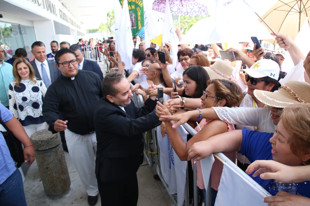 Reciben a nuevo obispo de Tampico.