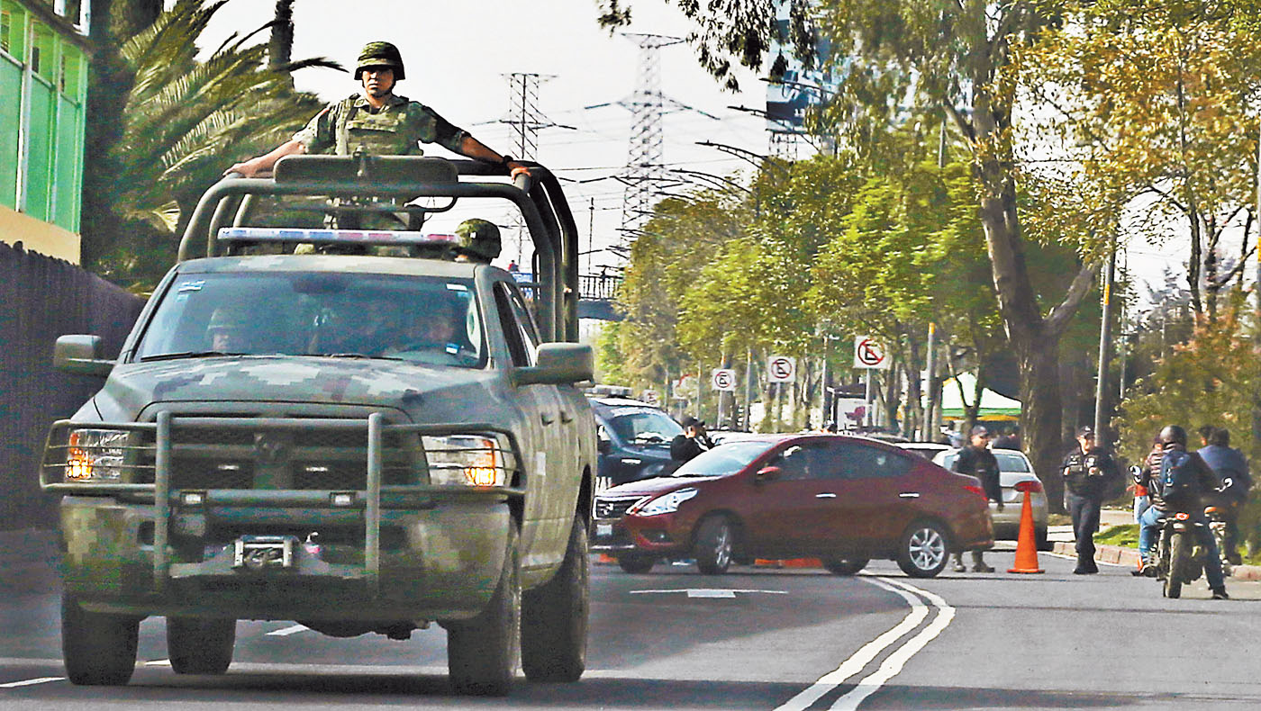 Uno de los recorridos de vigilancia que desde ayer realizó la nueva corporación en la alcaldía capitalina. (AP)