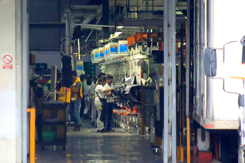 Aplicarán esquemas de vacaciones para sus trabajadores ante los paros de producción programados en las plantas Audi y Volkswagen (Andrés Lobato)
