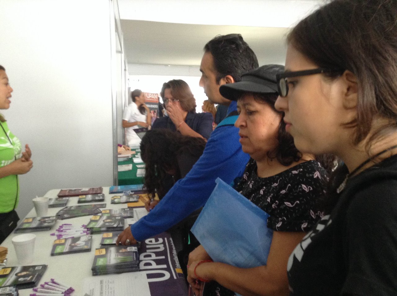 Jóvenes buscan continuar con sus estudios (Jaime Zambrano)