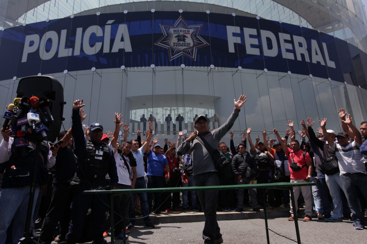 Policías federales "agradecieron" al presidente Andrés Manuel López Obrador por "quitarles su trabajo" (Omar Franco)