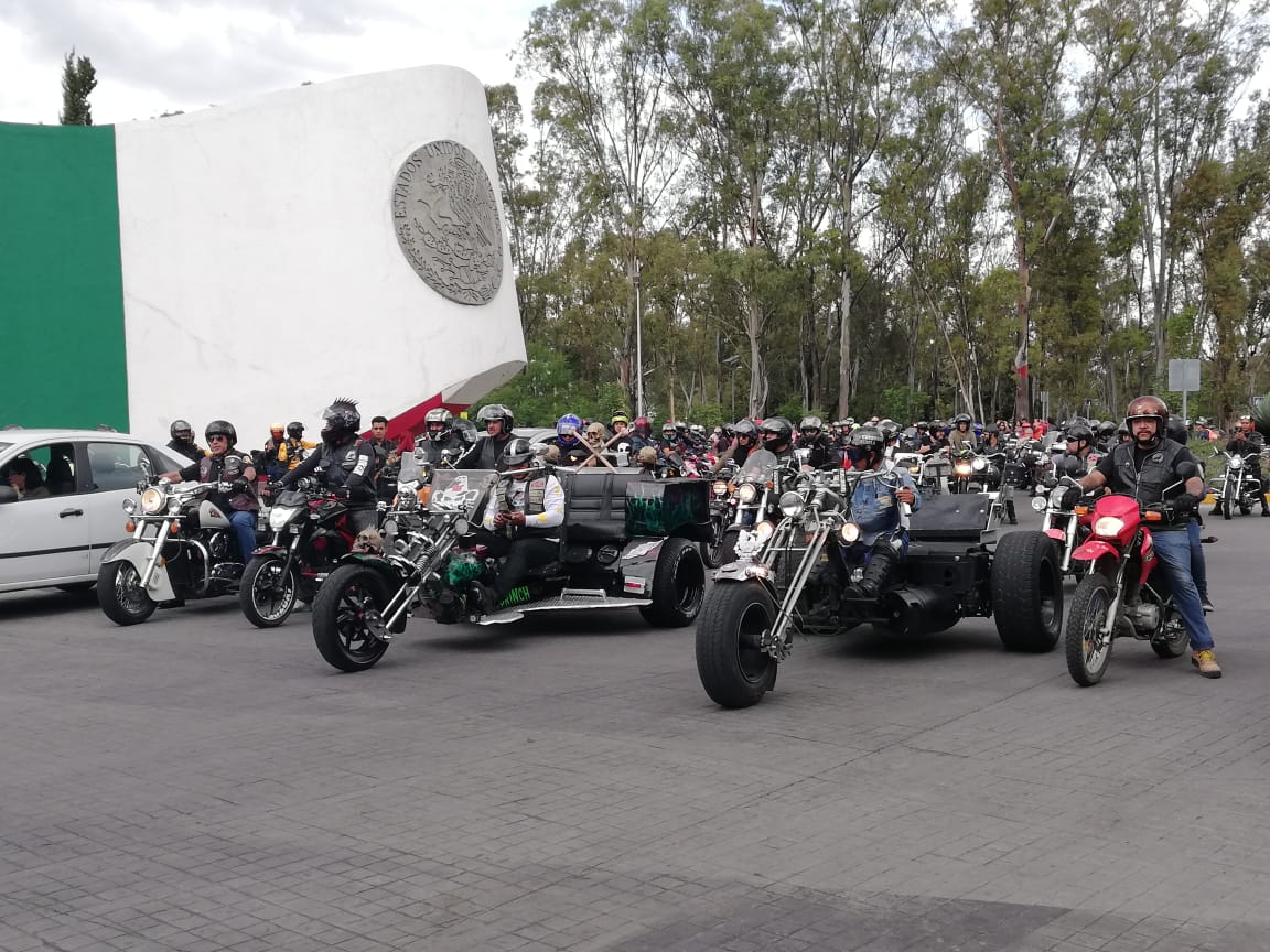 Se manifiestan motociclistas (Verónica López)
