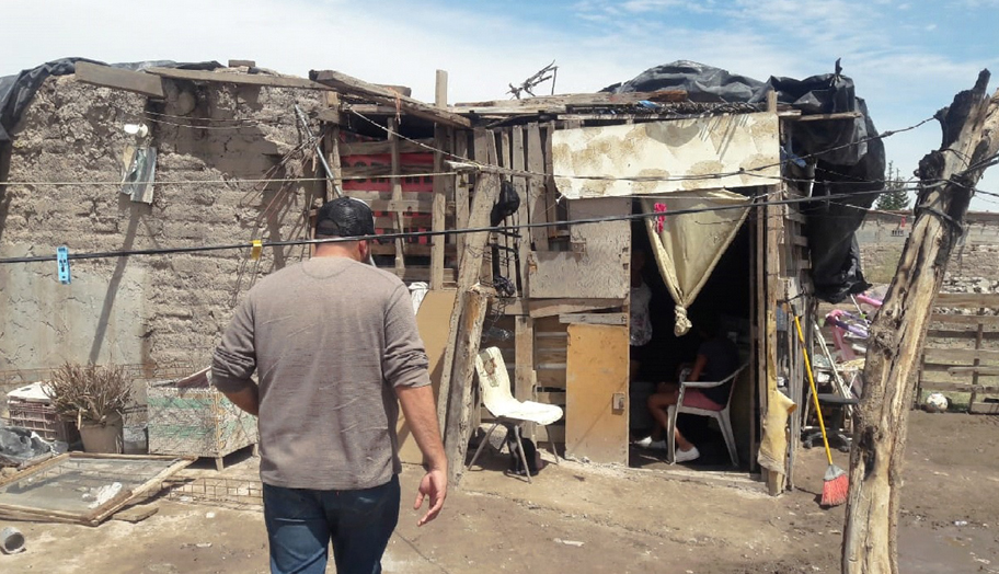 El alcalde ordenó la compra de hule para cubrir las casa con mayores daños. (Sergio Guajardo)