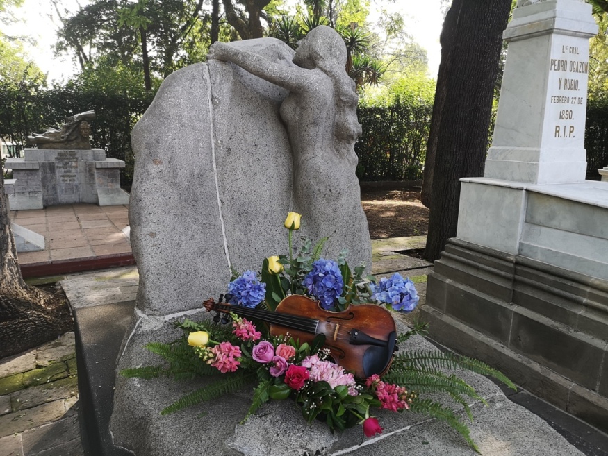 Homenaje a Juventino Rosas en la Rotonda de las personas ilustres (Leticia Sánchez).