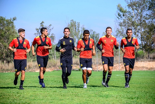 Leones Negros durante su entrenamiento. (Facebook Leones Negros)