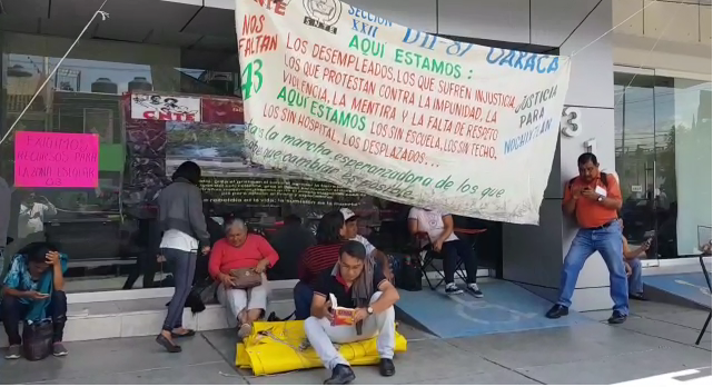 Los maestros tomaron el IEEPO.