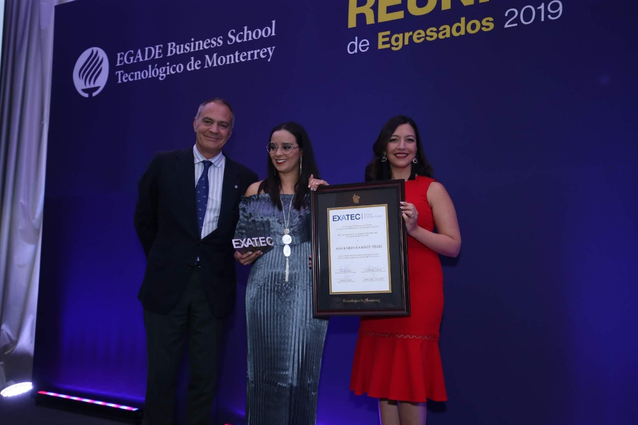 El Premio al Mérito ExaTec Egade fue otorgado a a Ana Karen Ramírez, fundadora y CEO de Epic Queen. Foto: Especial