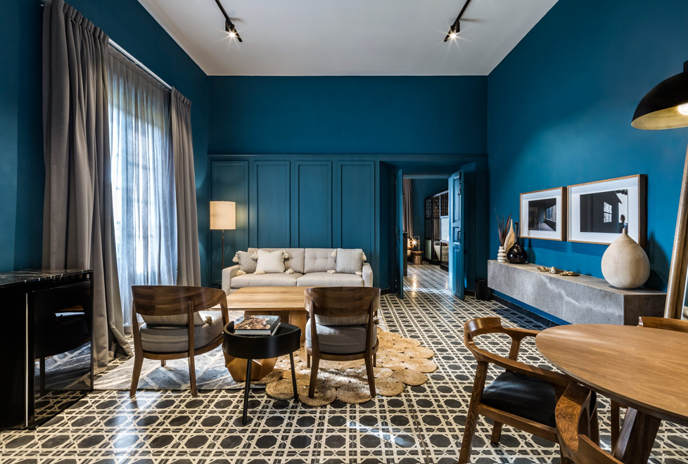 El hotel tiene un ambiente muy íntimo ya que cuenta con tan sólo siete habitaciones -con nombres que hacen referencia a canciones populares mexicanas.