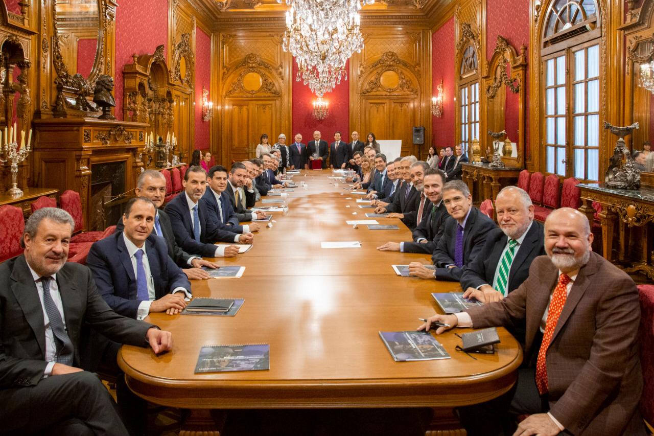 Nuevo León logró un acuerdo para que el Gobierno compre el 35 por ciento de la producción de las PyMEs. Foto: Especial