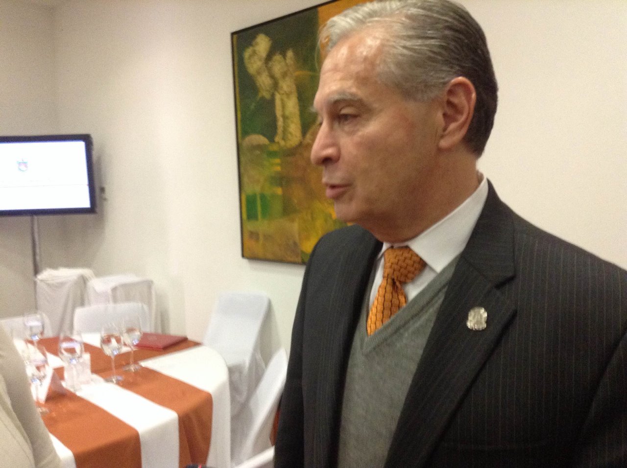 Manda un “mensaje terrible” porque revela que la economía política mexicana carece de sustento a mediano y largo plazo, afirma Derbez. (Jaime Zambrano