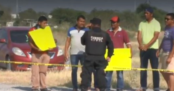 Taxistas acudieron al sitio para protestar por la inconformidad de los hechos (Foto: Especial)