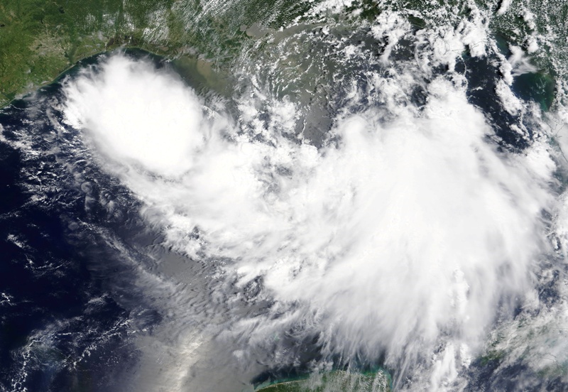 Expertos esperan que Barry vire hacia el oeste-noroeste esta noche y al noroeste el viernes para acercarse a la costa central o sureste de Luisiana el