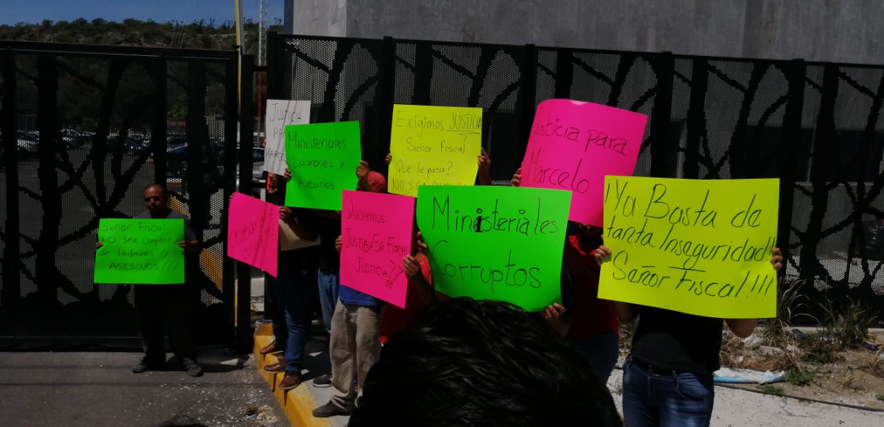 Manifestación de los  familiares del custodio Marcelo Esperón García (Apolonia Amayo)
