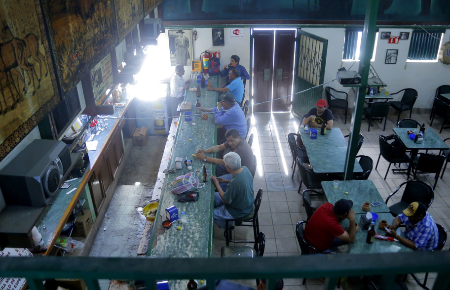 En las cantinas de La Laguna se encuentra siempre el mejor ambiente para estar con los amigos. (Archivo)