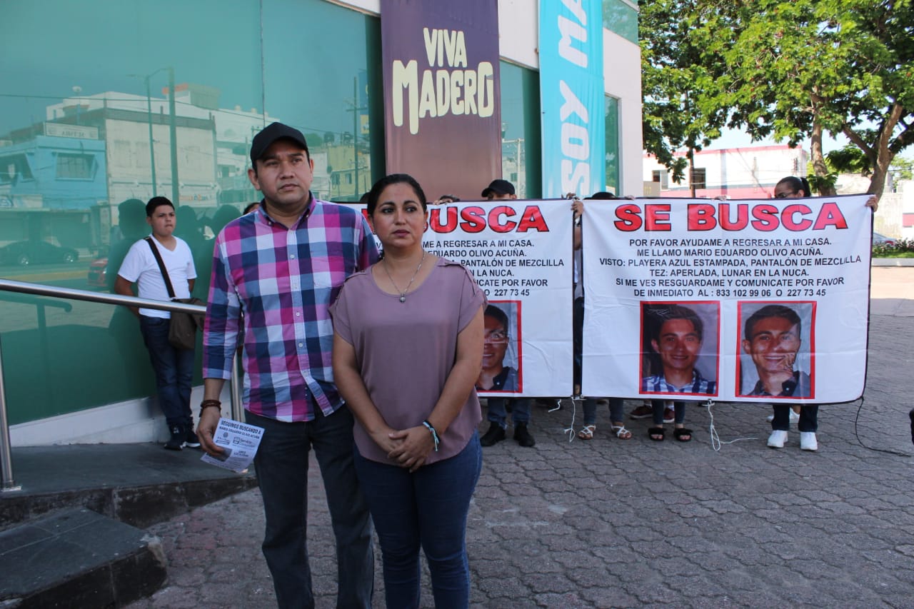 Padres de Mario Eduardo Olivo Acuña, quien lleva un mes desaparecido (Foto/Yazmín Sánchez)