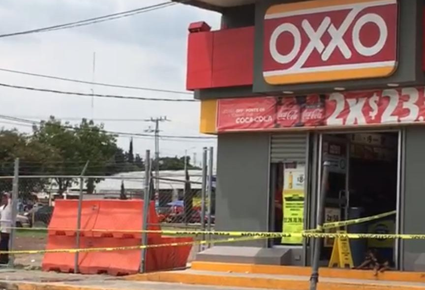 Muere borracho afuera de un OXXO (Andrés Sánchez)
