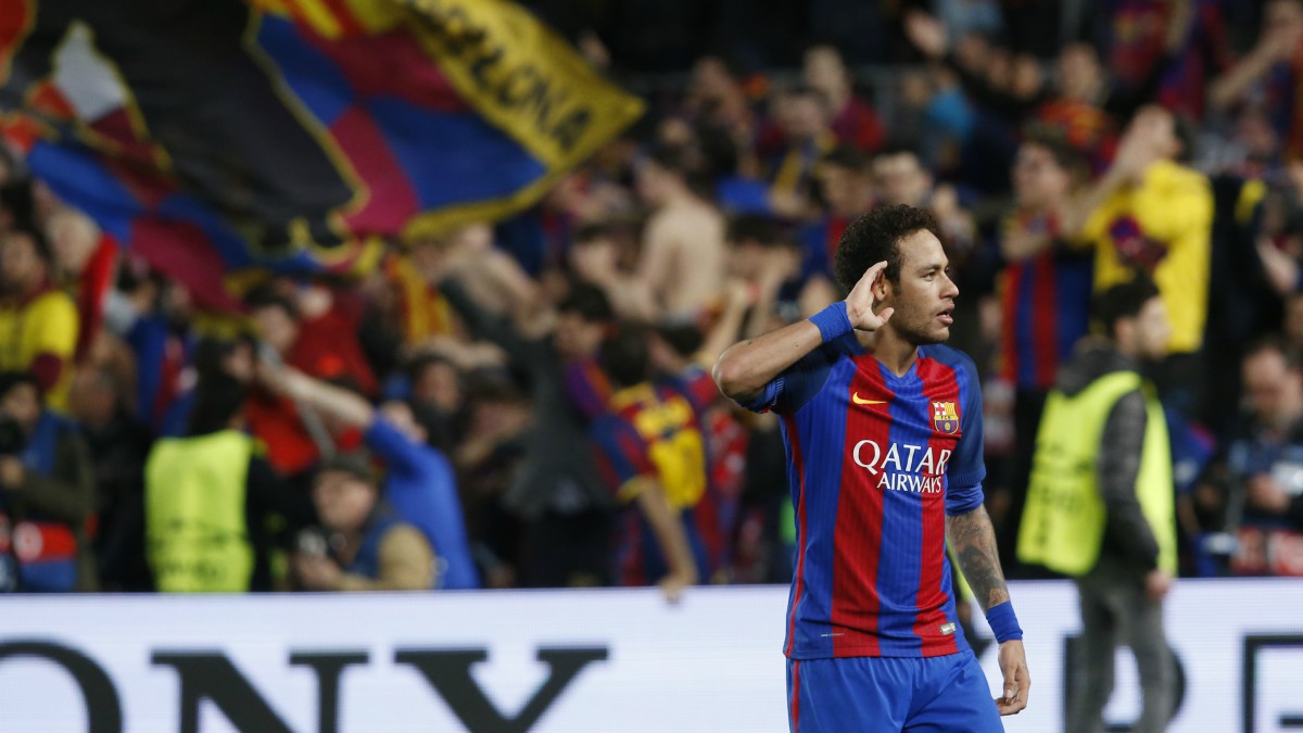 Neymar con el Barcelona en 2017 (AFP)