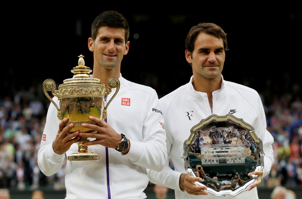 Novak Djokovic y Roger Federer (Reuters)