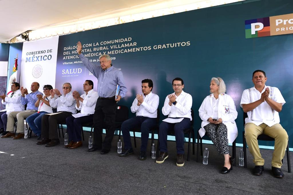 El presidente Andrés Manuel López Obrador dialogó con la comunidad del Hospital Rural de Villamar, en Michoacán (Presidencia)