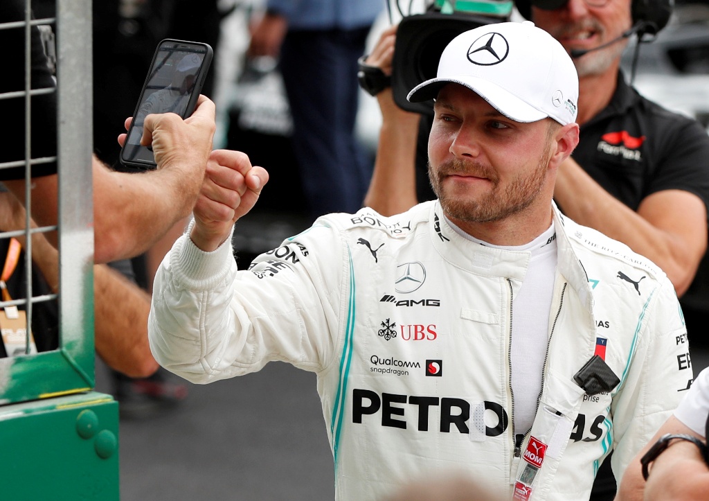 Valtteri Bottas (Mercedes) celebra tras haber obtenido la primera posición del Gran  Premio de Gran Bretaña (Reuters)