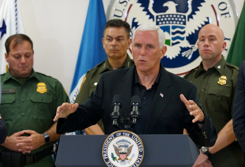 La visita de Pence se dio mientras varias protestas tenían lugar en distintos puntos del país contra los centros de detención de migrantes. Reuters