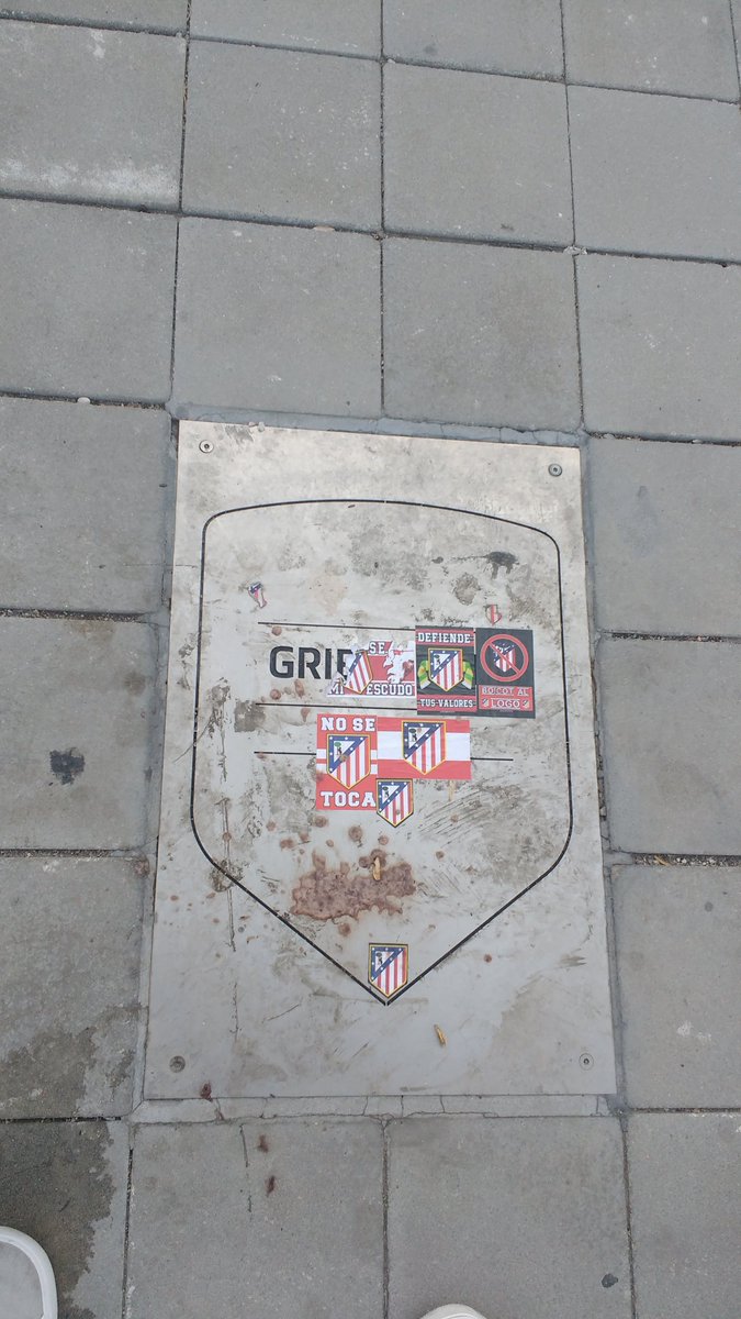 Placa de Antoine Griezmann (Twitter: @Dembelismo7)