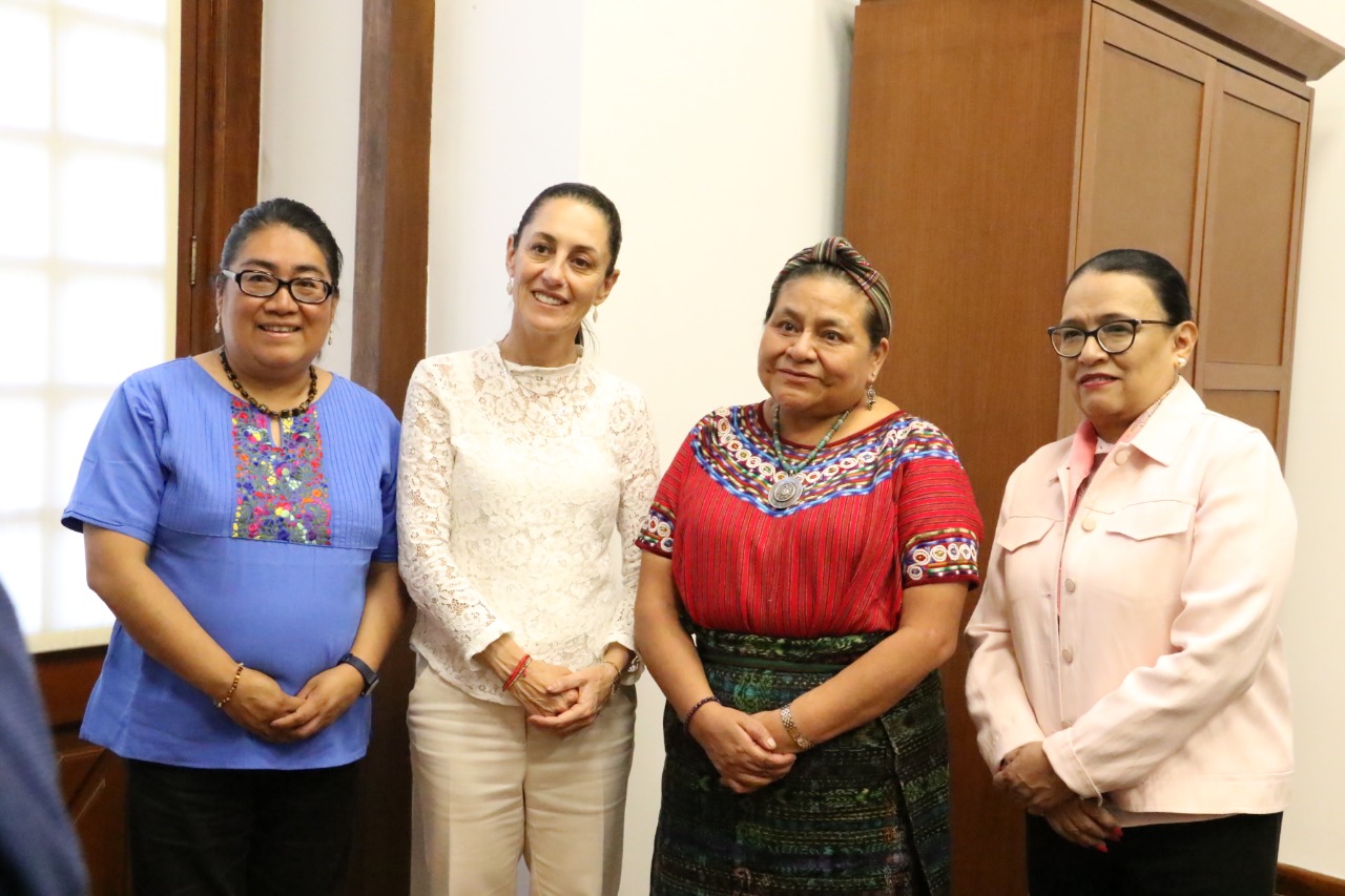 Claudia Sheinbaum con Rigoberta Menchú. (Especial)
