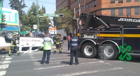 La emergencia se registró a las 10:49 horas. (@OVIALCDMX)