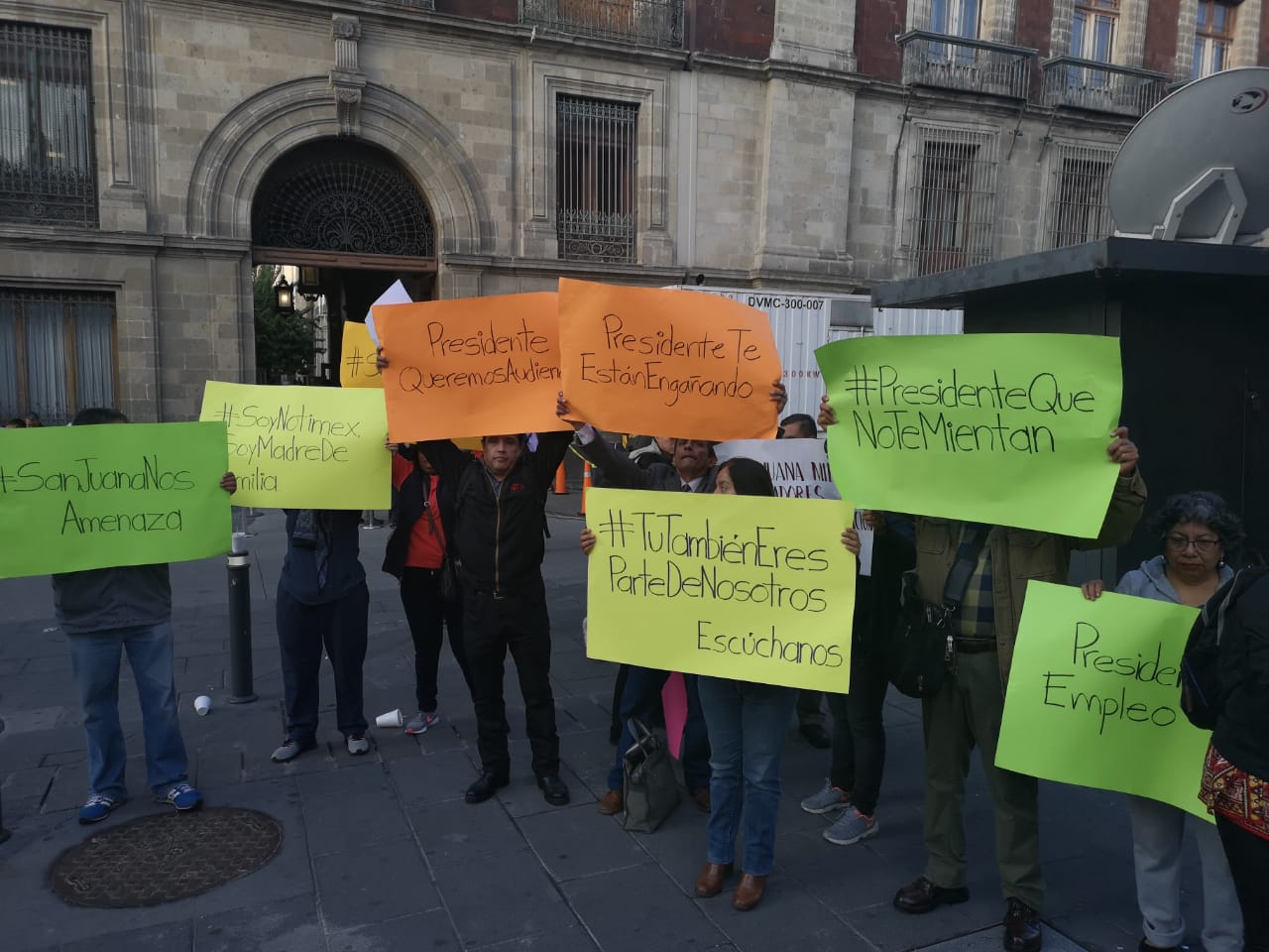 Los funcionarios protestan por tercera vez. (César Velázquez)