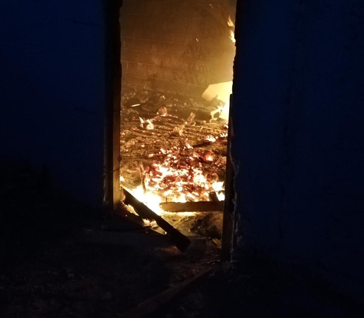 El incendio se produjo durante la madrugada de este martes. (Especial)