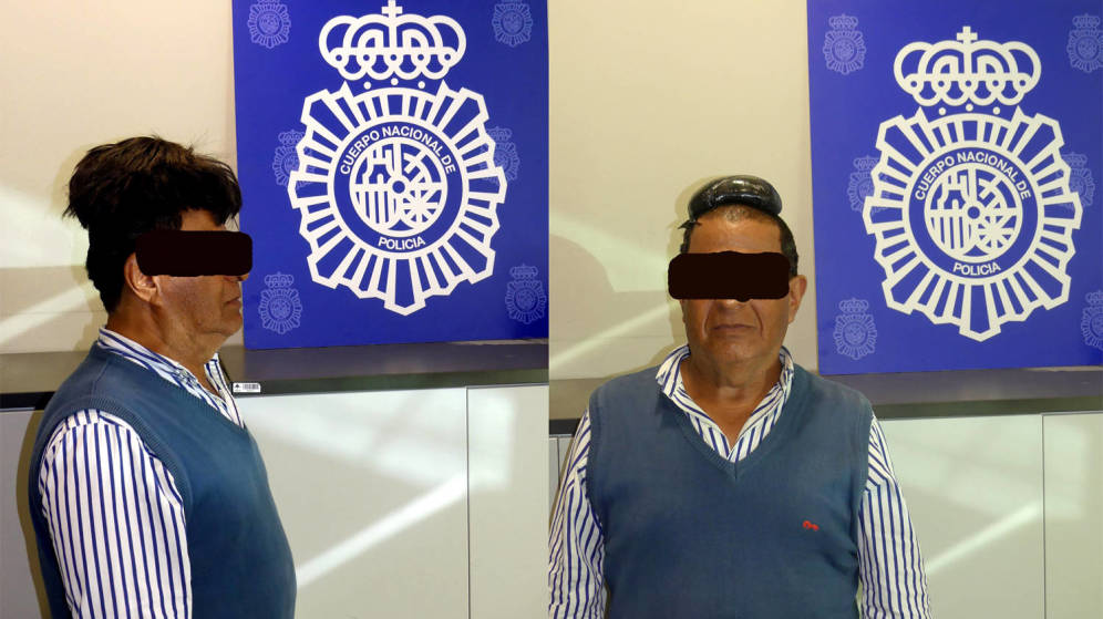 Imagen tomada por la Policía Nacional durante el registro al pasajero colombiano.