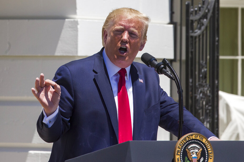 Trump, quien ha reavivado un lenguaje que no prevalecía desde hace décadas, dijo que si las legisladoras “odian nuestro país” entonces “pueden irse”. 