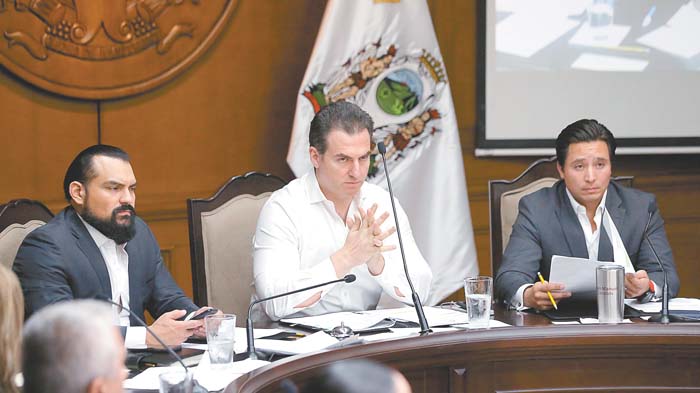 El alcalde Adrián de la Garza señaló que quedaron descartados dos segundos pisos, entre ellos, uno en carretera Nacional. Leonel Rocha