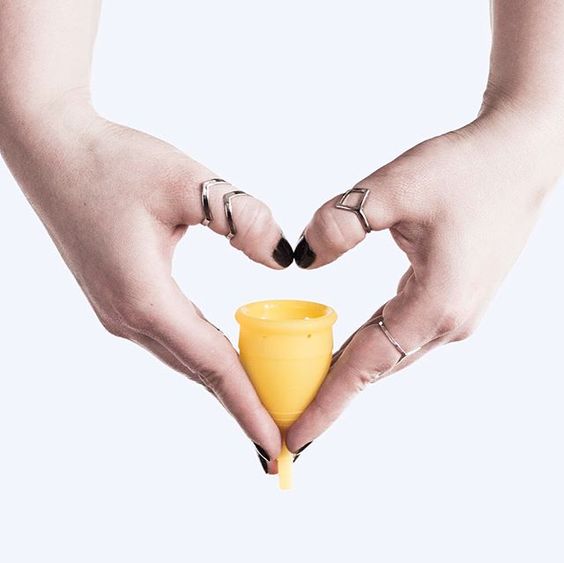 La copa menstrual es efectiva ante fugas y no causa infecciones ni lesiones en la vagina (Instagram @lunettecup).